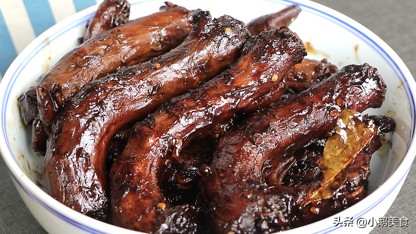 爷爷用了一辈子的卤鸭脖配方，多加这6种料，麻辣过瘾比买的还香