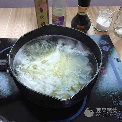 我家做分蛋法海绵蛋糕就用这个方法，解馋又营养