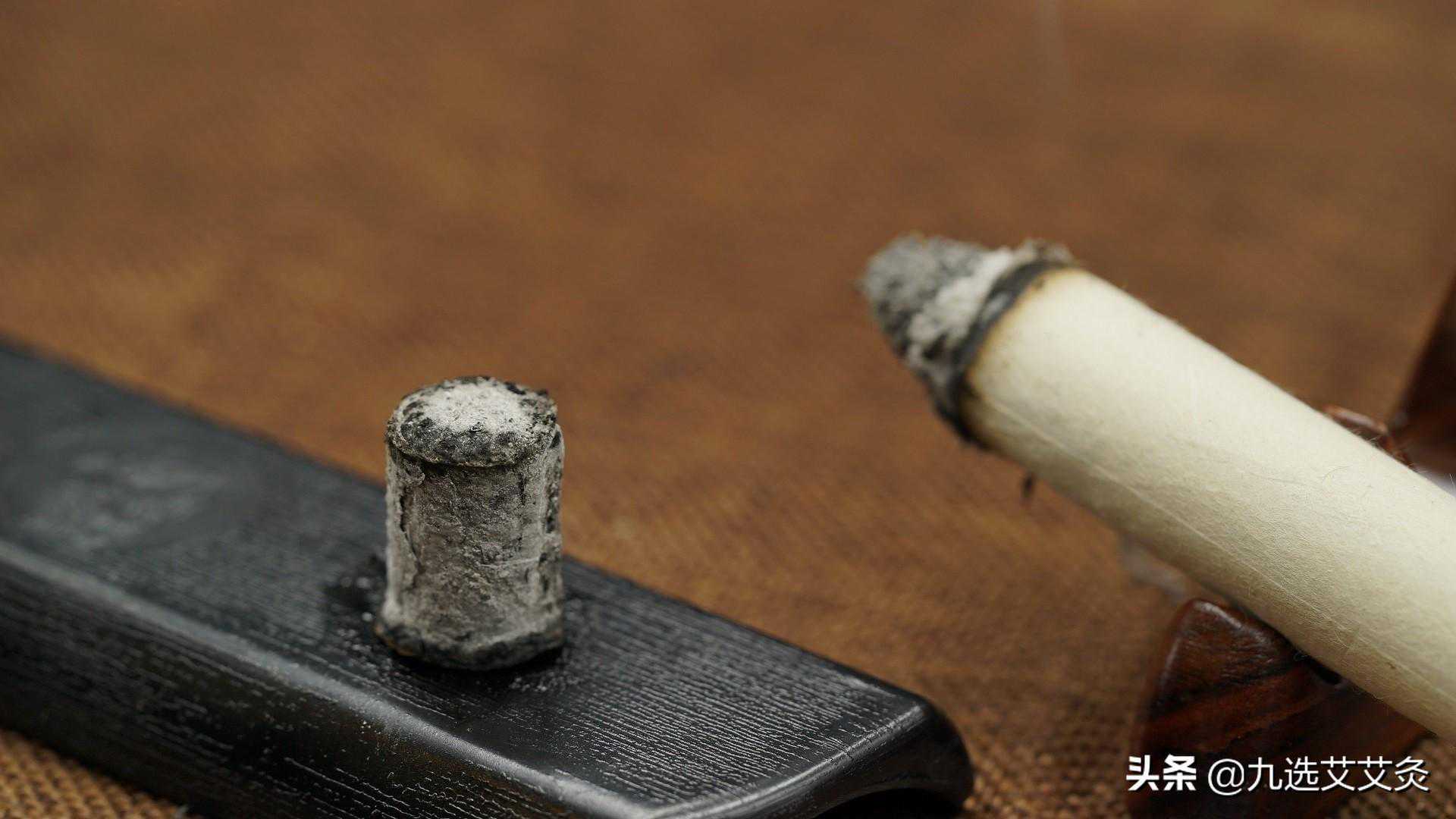 艾灸鸠尾穴：治疗癫痫，呕吐，胸闷胸痛，还可缓解晕车晕船