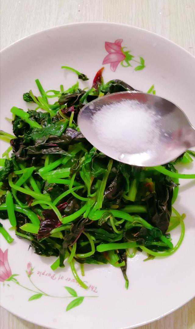 夏天碰见这菜，我从不手软一次1大把，调经养血，懂行的都抢着买